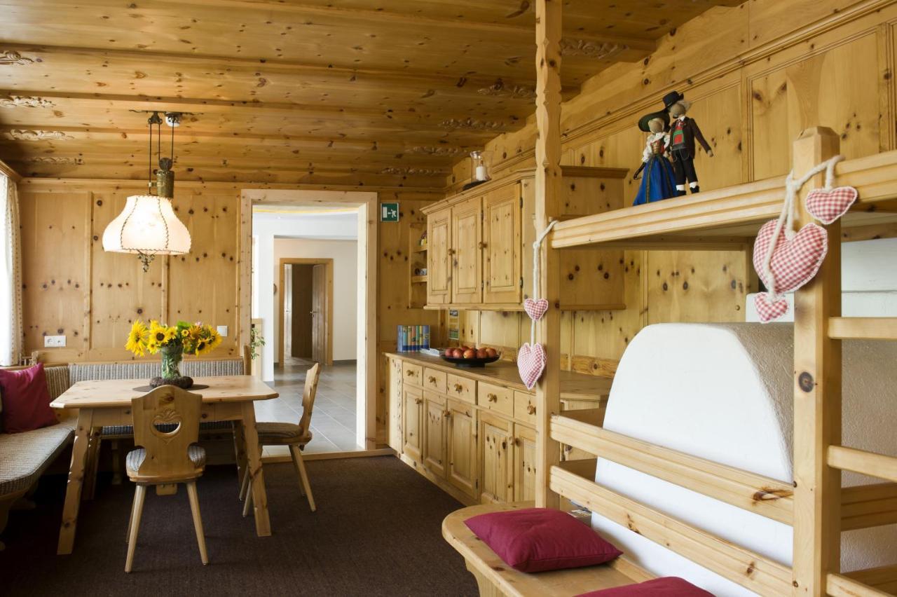 Martina Breakfast Lodge Кастелрото Екстериор снимка